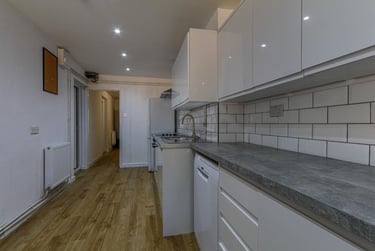 5 bed house, Miskin Street, Cathays, Cardiff, CF244AS - Image 3